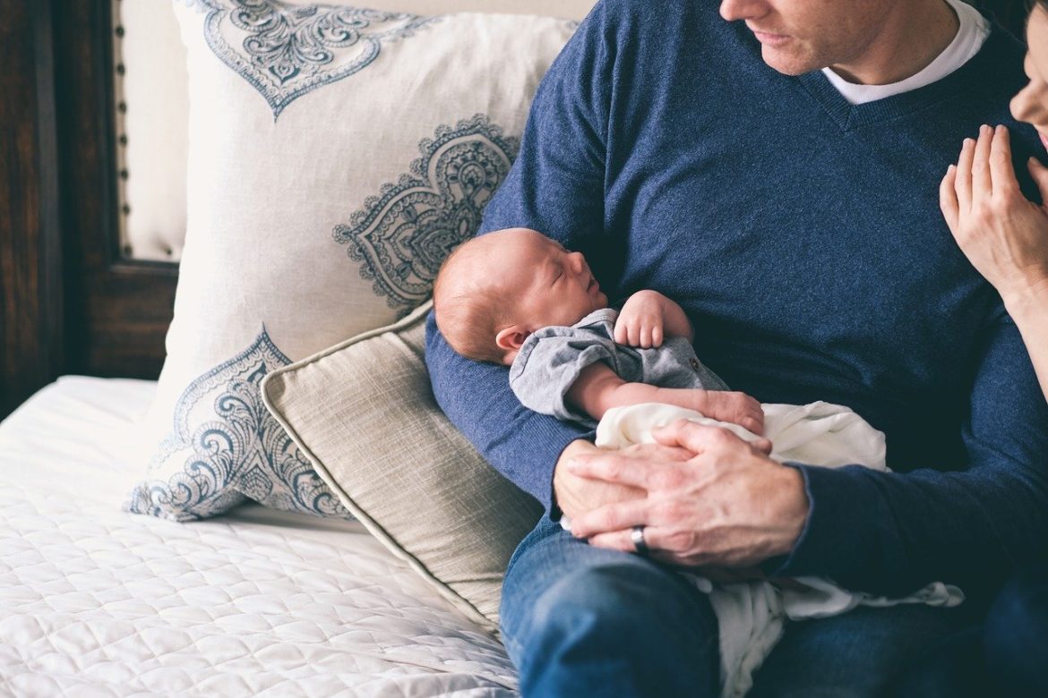 Wie du als Papa nach der Geburt unterstützen kannst